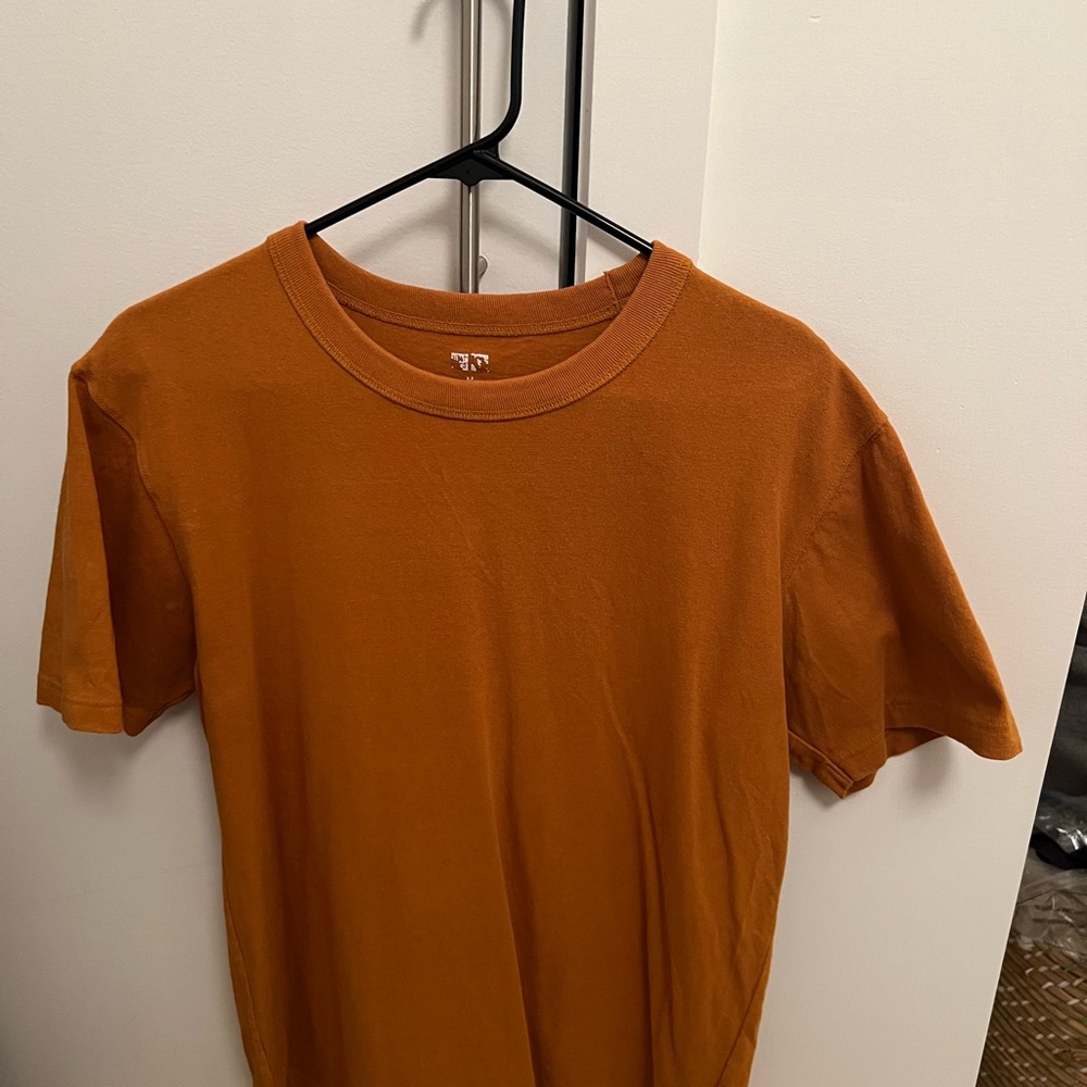 Uniqlo shirt 100% cotton version
